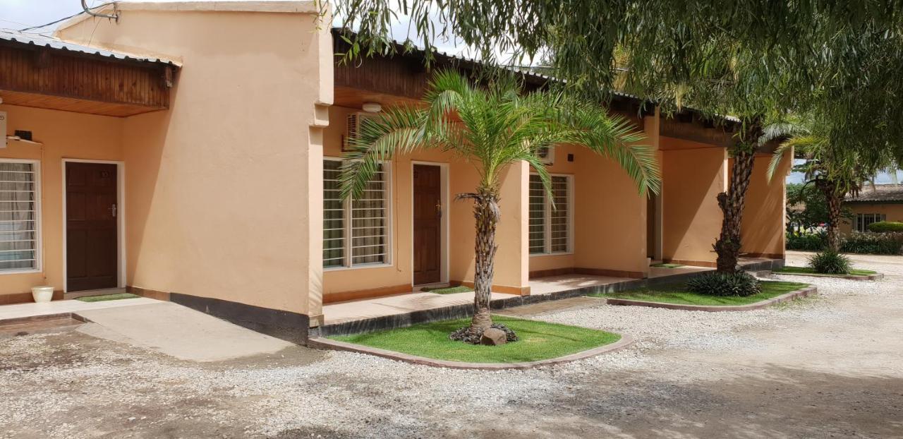 Mwiluzi Motel Ltd Lusaka Exterior foto